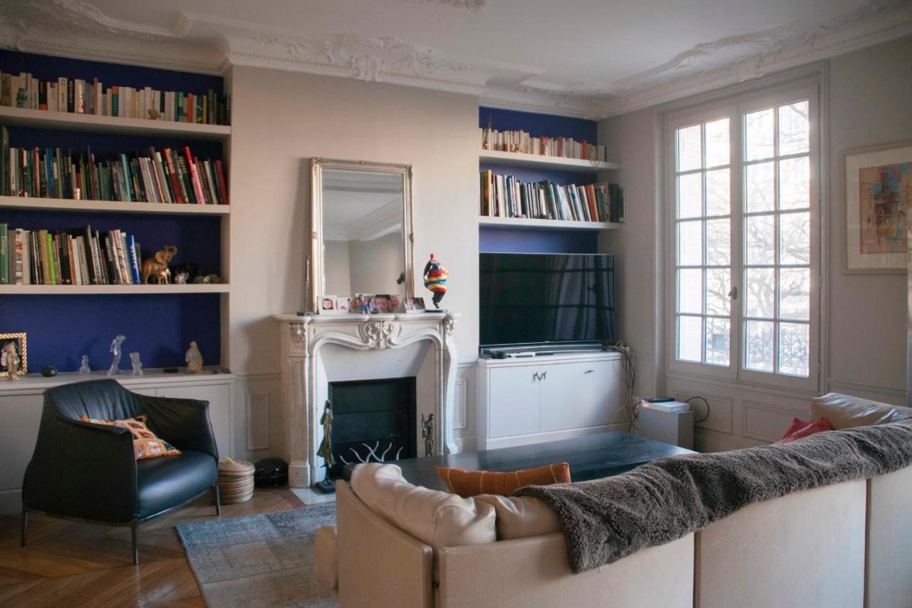 83 M2 Near The Bastille *