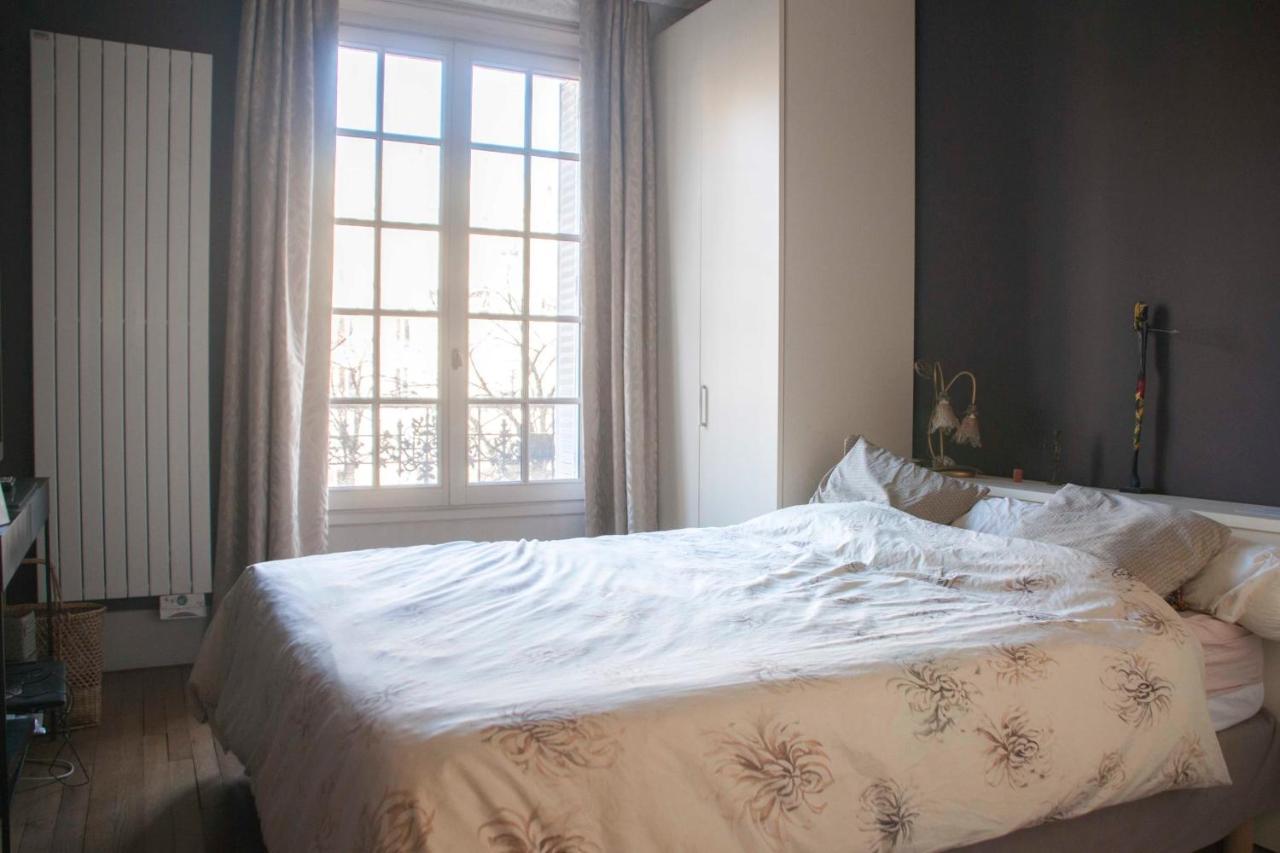 83 M2 Near The Bastille *