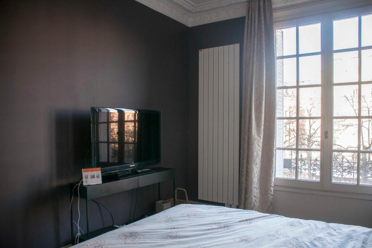 83 M2 Near The Bastille